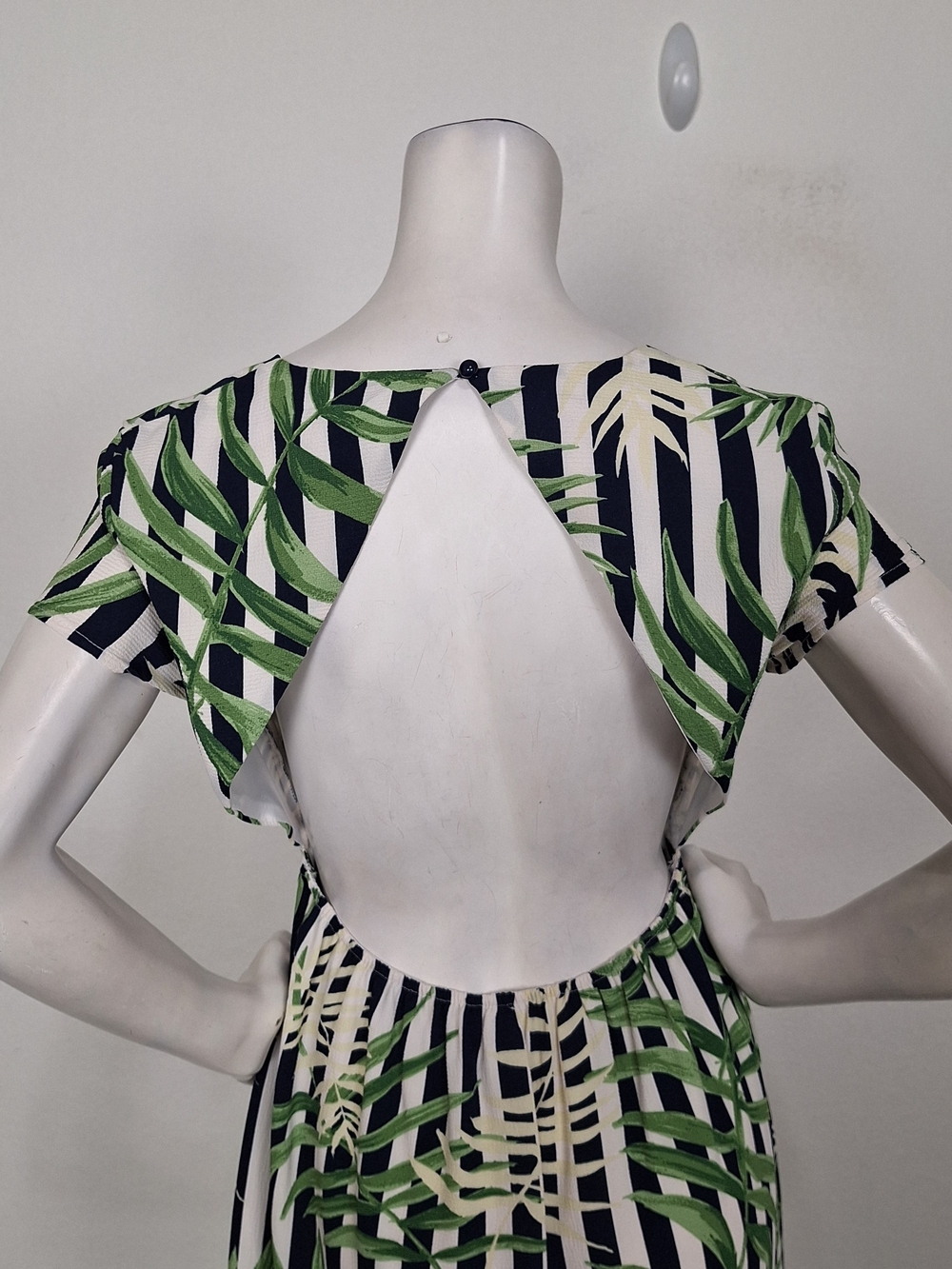 Blithe LA Maxi Dress Green Multi Boho Tropical Print Open Back Maxi Dress Size M - Picture 8 of 15
